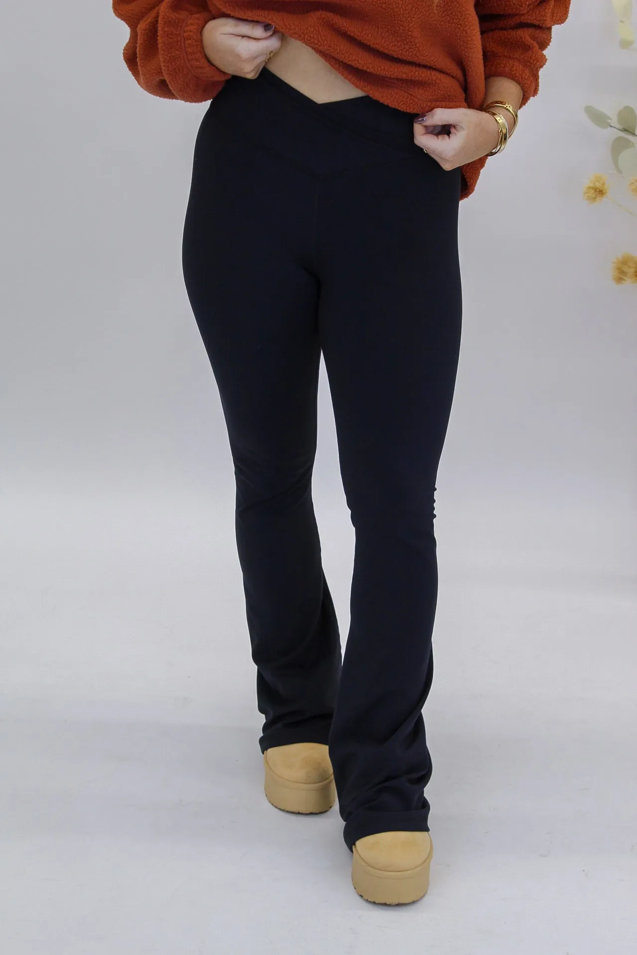 Chill Girl Crossover Waist Yoga Pants